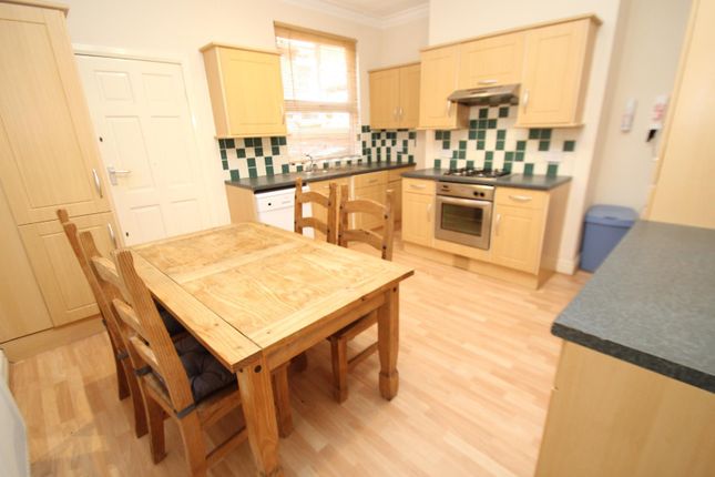 Room 3, 19, Hawthorn View, Yorkshire photo 4