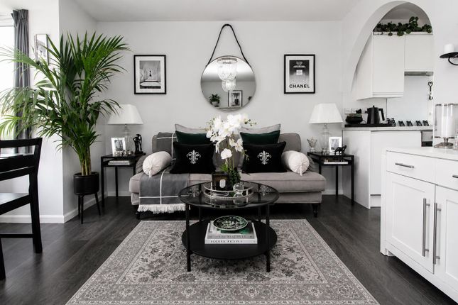 Flat 3, 23, Foxglove Way, Wallington photo 3