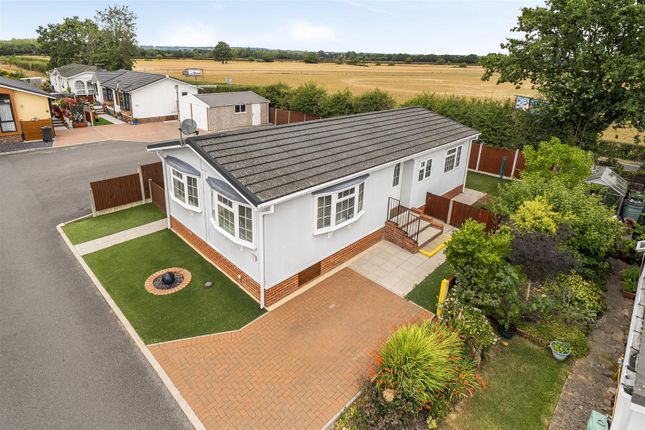 2-bed caravan on 27 Shenley Park, Bletchenden Road, Ashford, £150,000