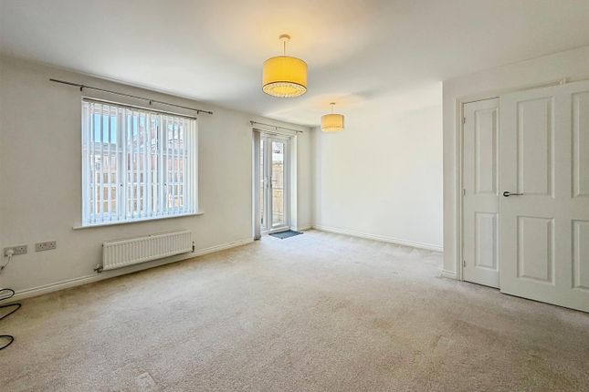 2B, Rosehip Avenue, Red Lodge photo 4