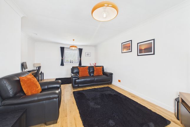 Flat 5, 5, Manse Court, Kilwinning photo 2