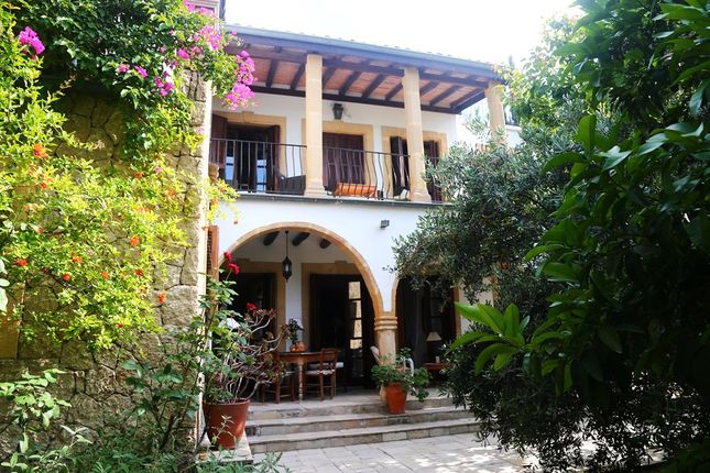 Villa for sale in Kozan, Larnakas Lapithou, Kyrenia, Cyprus