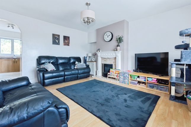 24, Chells Grove, West Midlands photo 3