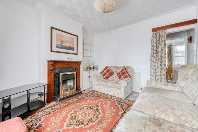 69 Kirkley Run, Lowestoft photo 3