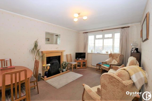 Flat 9, Arnos Grove Court, London photo 3