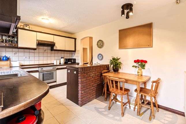 1, Carisbrooke Park, Leicester photo 3