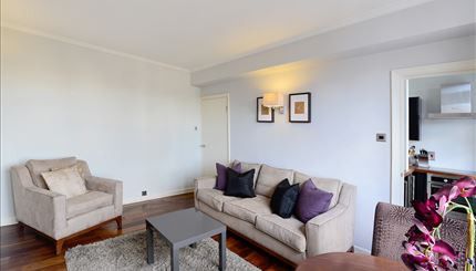 Flat to rent in 39 Hill Street, London