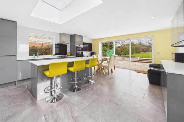 16, Brookfield Lane, Gloucester photo 2