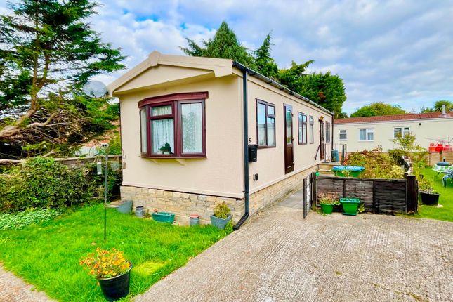Thumbnail Mobile/park home for sale in Worthing Road, Rustington, West Sussex