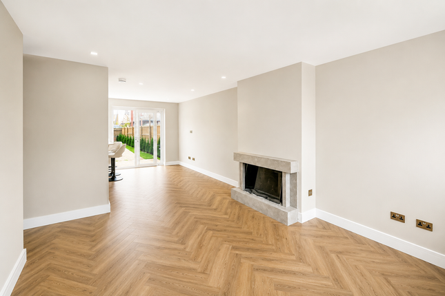 16, Russet Way, Burnham on Crouch photo 3