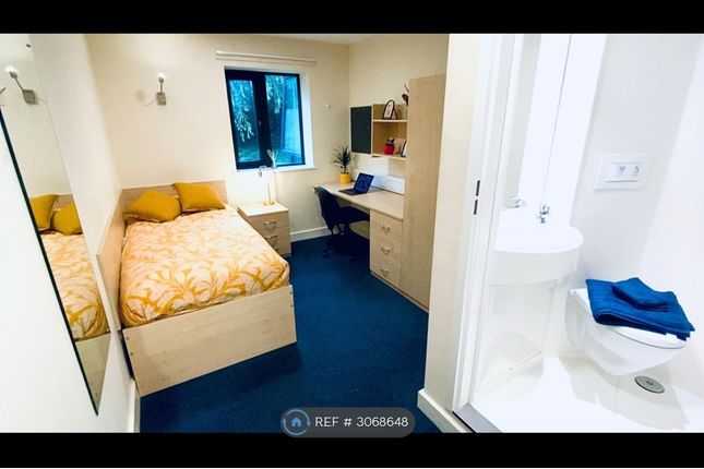 Wood Hall Student Homes, Warwick New Road, Leamington Spa photo 3
