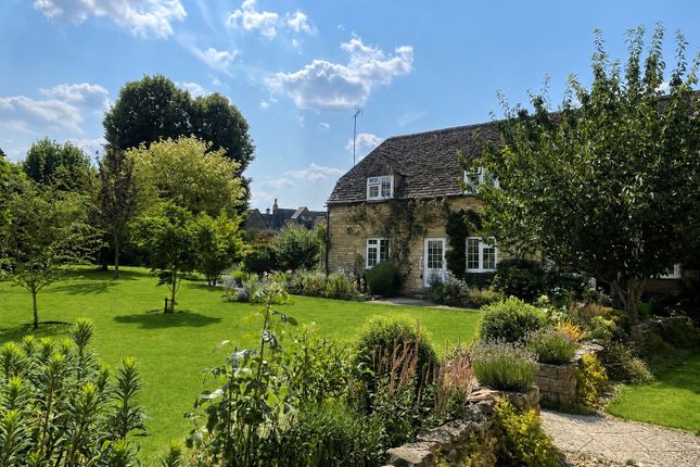 8b,, Coxwell Court, Gloucestershire photo 3