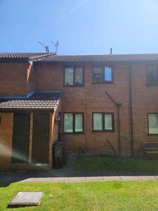 Thumbnail Flat to rent in Birds Meadow, Brierley Hill