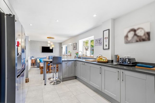 25, Priors Meadow, Southam photo 2
