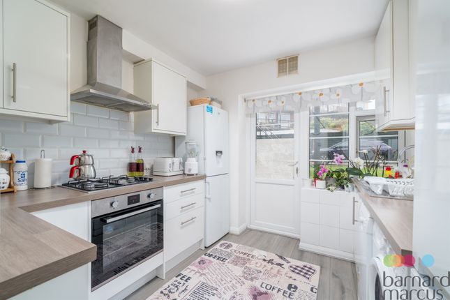 Flat for sale in High Road, London