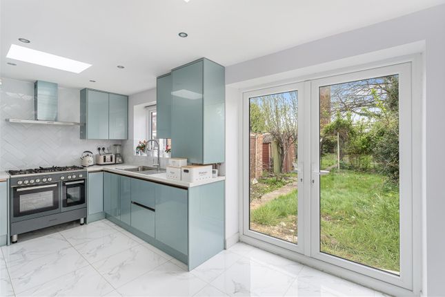 37, Neithrop Avenue, Banbury photo 4
