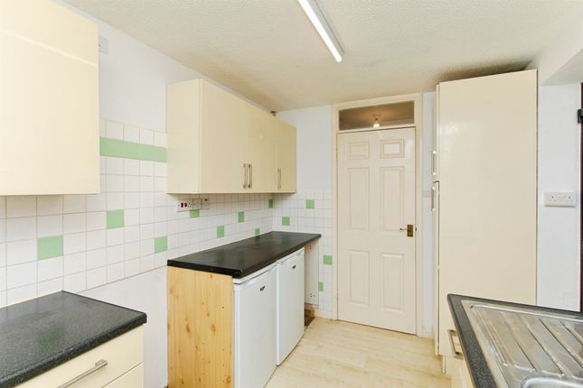 30, Erica Drive, Alfreton photo 4