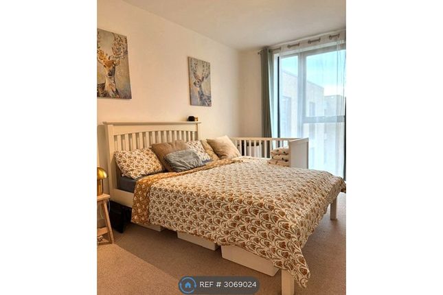 Flat, Centenary Heights Larkwood Avenue, London photo 4