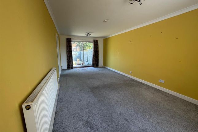34, Whincover Gardens, Leeds photo 5