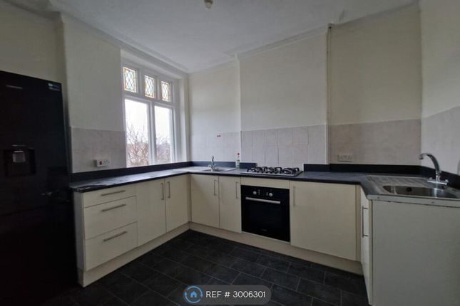 Flat, Morfa Road, Llandudno photo 3