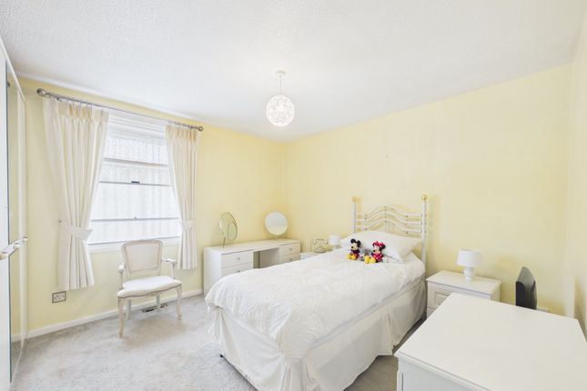 4, Vanguard House,, Douglas Road, Middlesex photo 4