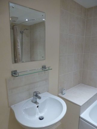 12 Kitsbridge House, Copthorne photo 5