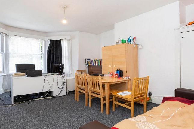 Thumbnail Flat to rent in Willoughby Road, London