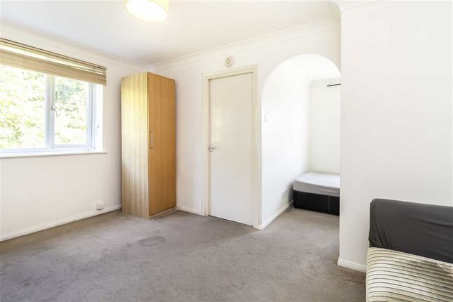 Studio to rent in John Williams Close, London