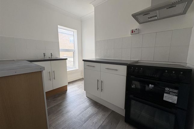 48B, St. Johns Road, Lowestoft photo 5
