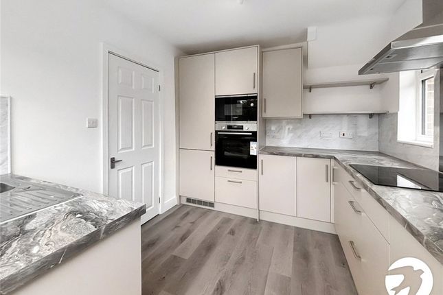 18, Beesfield Lane, Dartford photo 5