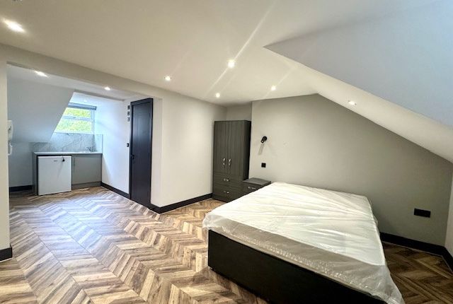 Flat 5 85a,, Newington Green Road, London photo 2