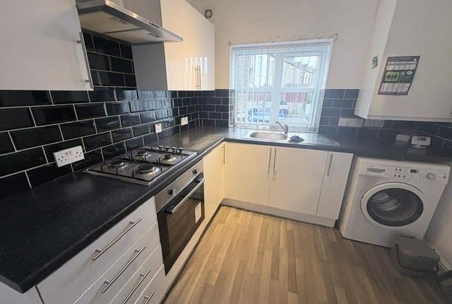 4, Cross Street, Blackburn photo 2