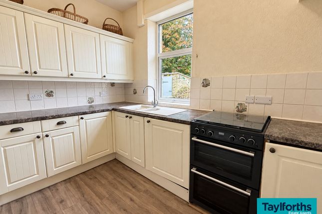 14 Linden Road, Barnoldswick photo 3