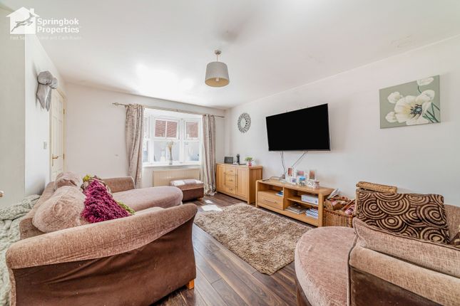 44, Laurel Gardens, Thatcham photo 2