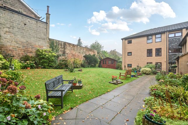 Flat 5 Ravenscourt, High Street, Harrogate, Harrogate photo 3