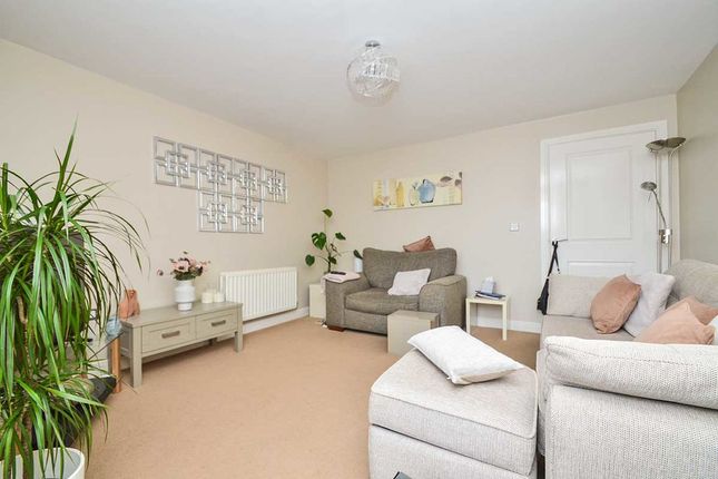 2, Pear Tree Close, Lichfield photo 3