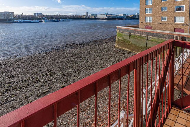 Thumbnail Flat to rent in Wapping High Street, Wapping, London