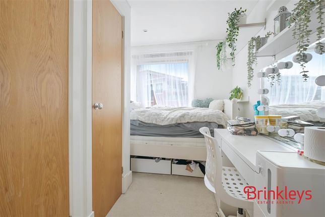 Flat to rent in Stevens House, Jerome Place, London