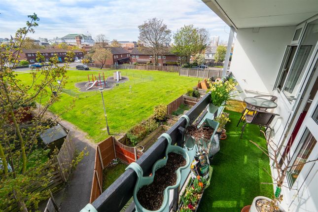 Flat 38 Homedale House, 3, Brunswick Road, Sutton photo 2
