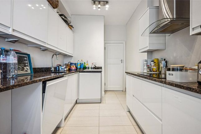 Flat 2, 90, Wigmore Street, London photo 2