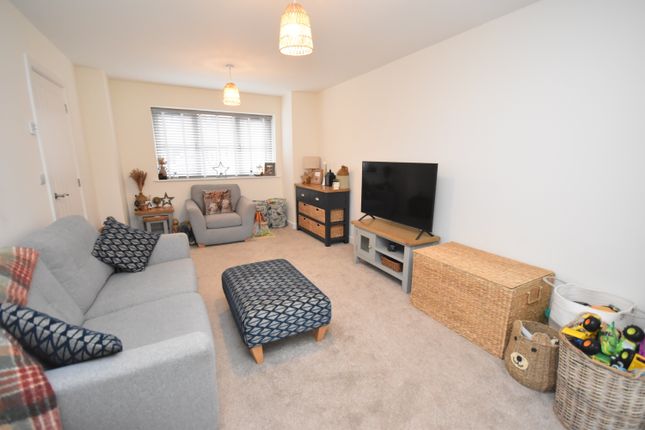 1, Halifax Close, Whitchurch photo 3