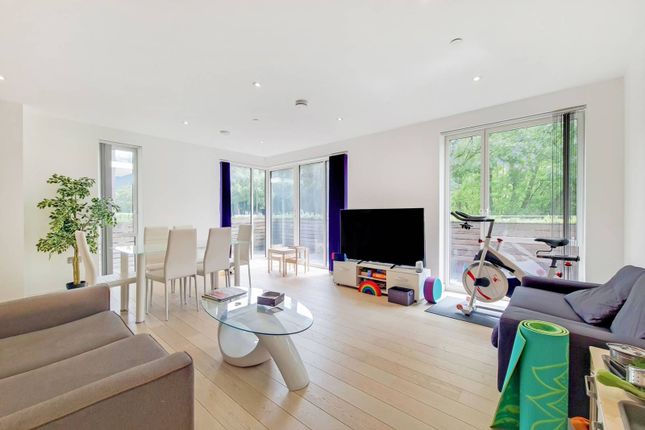 Flat for sale in Reminder Lane, North Greenwich, London