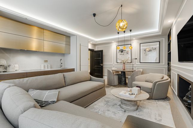 141, 141 Knightsbridge, London photo 3