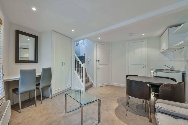 Flat to rent in Bear Street, Covent Garden, London