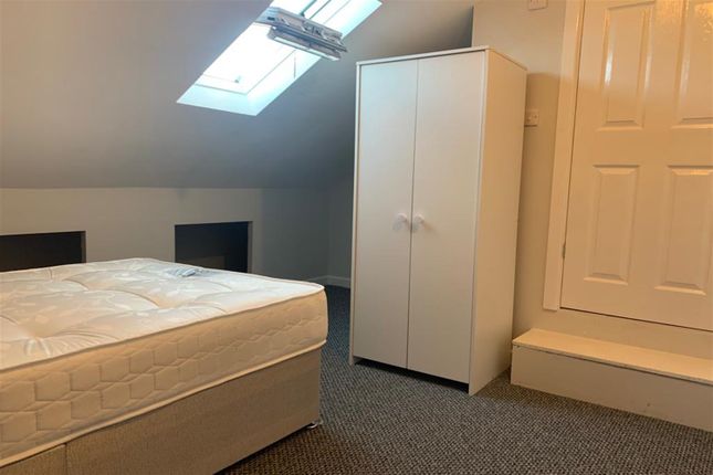 Room to rent in Gulson Road, Coventry