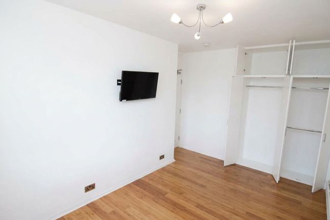 Flat 10, Grateley House Dilton Gardens, London photo 4