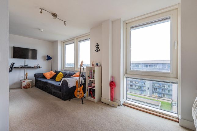 35, Eddystone House, Ferry Court, Cardiff Bay photo 3