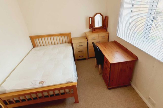 1, Granby Gardens, Reading photo 4