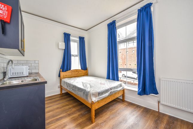 Room to rent in City Business Centre, Hyde Street, Winchester