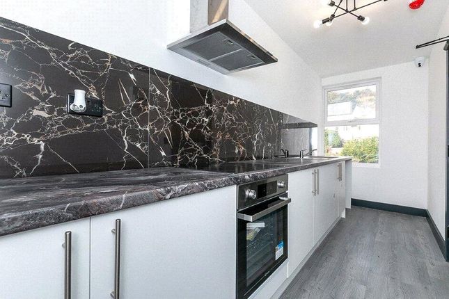 Room 2, Flat 2, 83, Brighton Road, Surrey photo 4